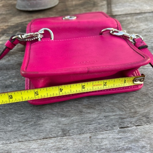Coach 48005 Legacy mini Women’s Fuchsia Leather Crossbody Bag super cute - Picture 6 of 12